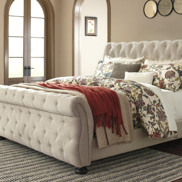 Lusksuslik Ashley Willenburg Linen voodi.