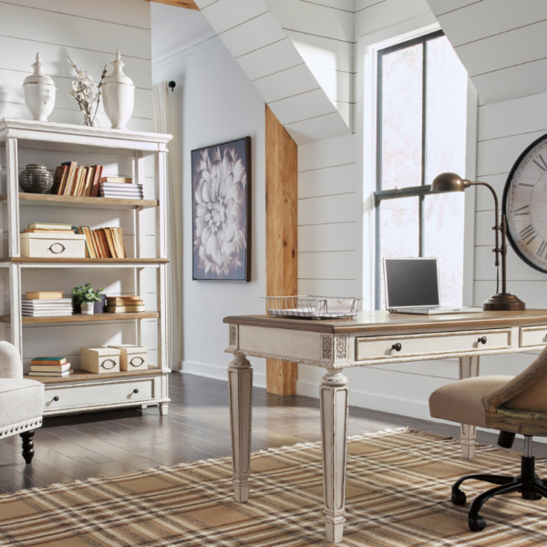 Ashley Realyn raamaturiiul