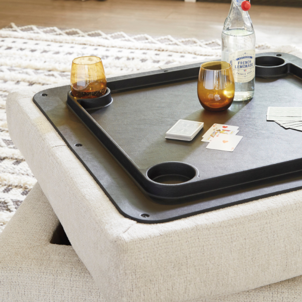 Ashley Cambri laekaga tumba