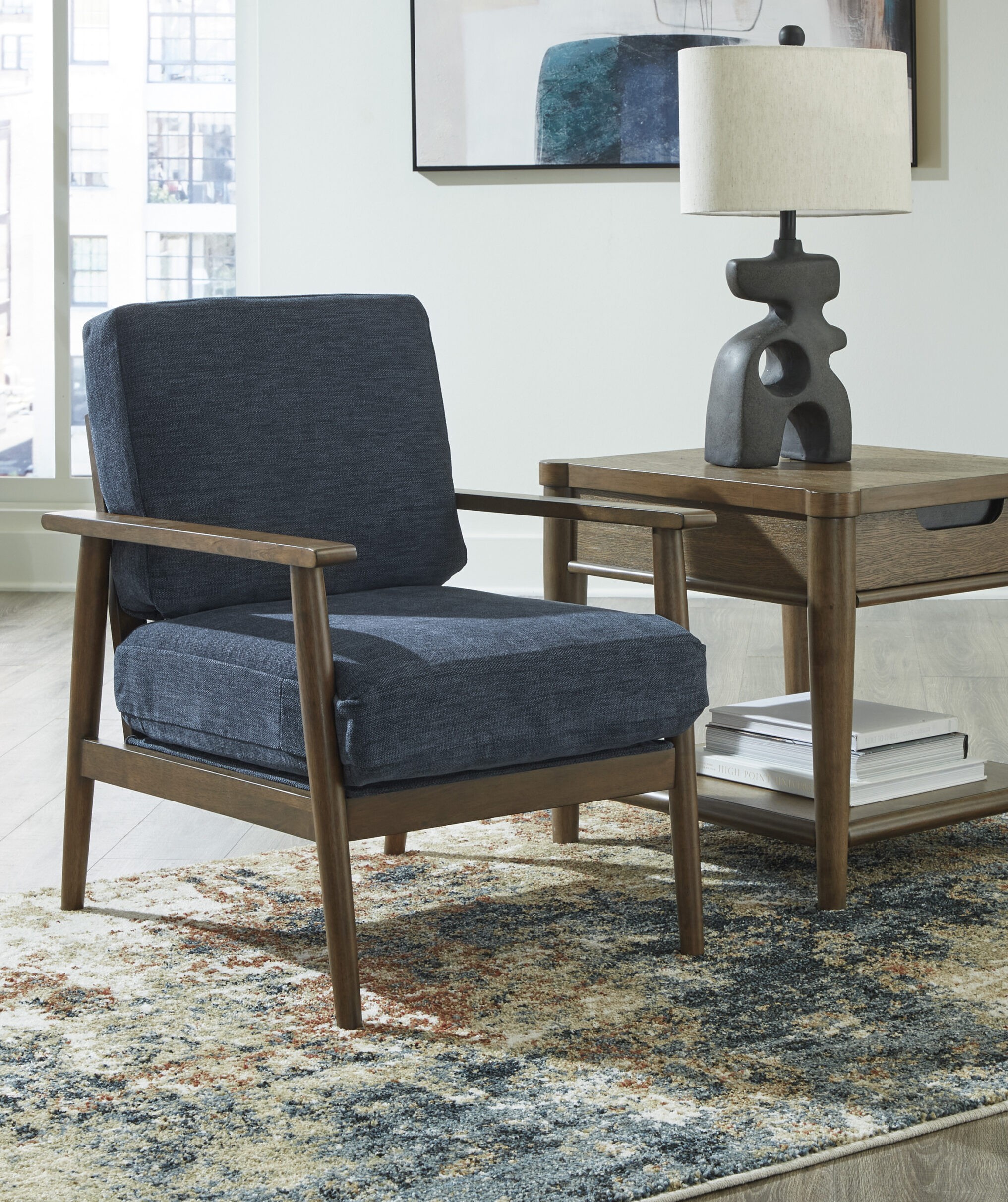 Moodne retro stiilis tugitool Bixler elutoas