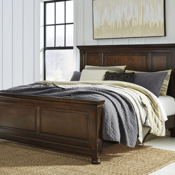 Ashley Porter voodi esindab elegangtset klassikalist stiili. Kvaliteetset viimistlust on selgelt ja rohkelt näha.