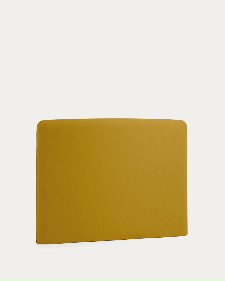Voodipeats Dyla Yellow on valmistatud kangast, millel on plekikindel teflontöötlus.