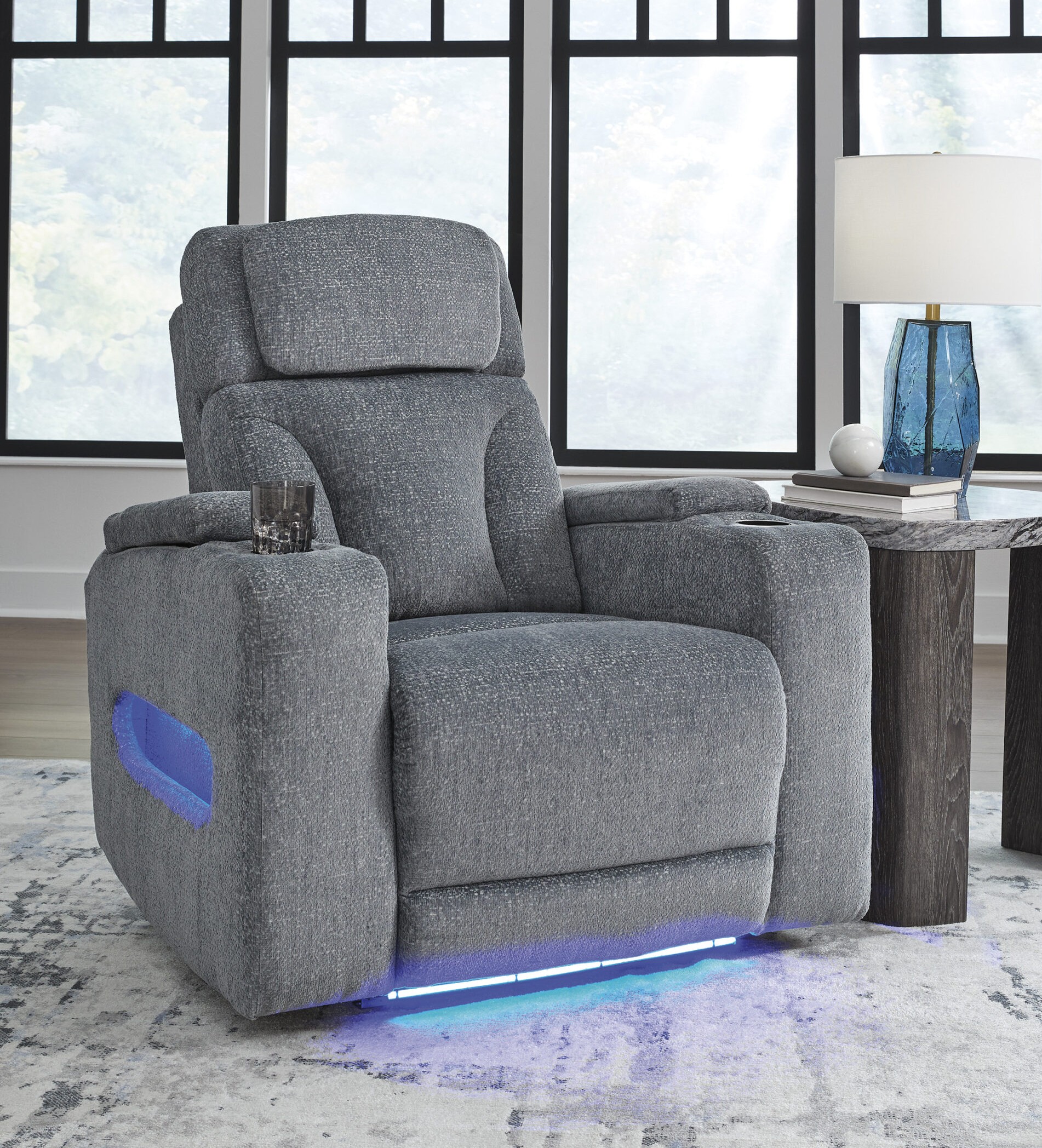 Hall elektriliselt reguleeritav recliner tugitool Forest Lake elutoas