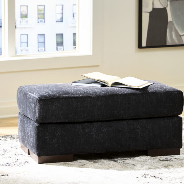 Tumba Whitmore Manor