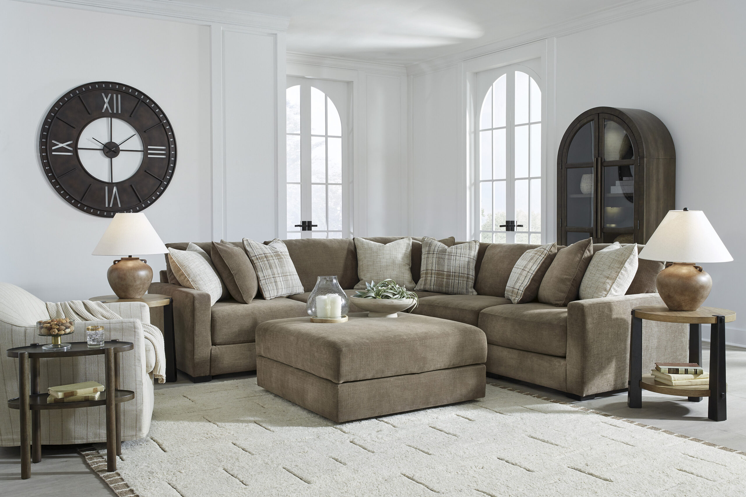 Nurgadiivan Camellia-Court - Image 3